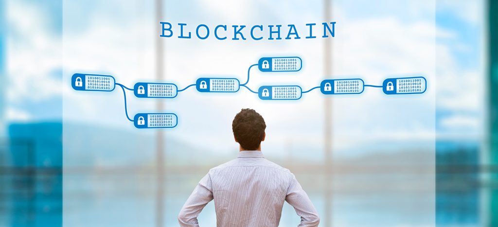 Diagrama que ilustra cómo la tecnología blockchain optimiza las cadenas empresariales